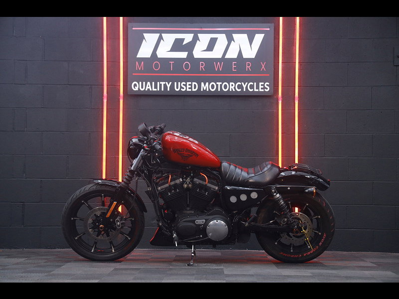 Harley-Davidson Sportster 883 XL883N Iron 883 Custom Cruiser bobber