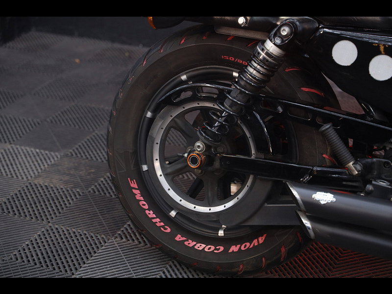 Harley-Davidson Sportster 883 XL883N Iron 883 Custom Cruiser bobber