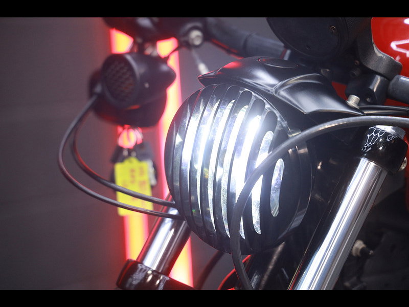 Harley-Davidson Sportster 883 XL883N Iron 883 Custom Cruiser bobber