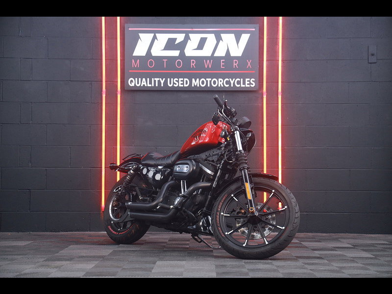 Harley-Davidson Sportster 883 XL883N Iron 883 Custom Cruiser bobber