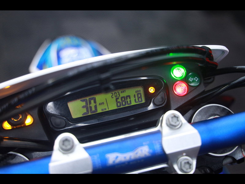 HUSQVARNA 701 Supermoto 701 SM Super Moto Petrol Manual Euro 4 (75 ps)