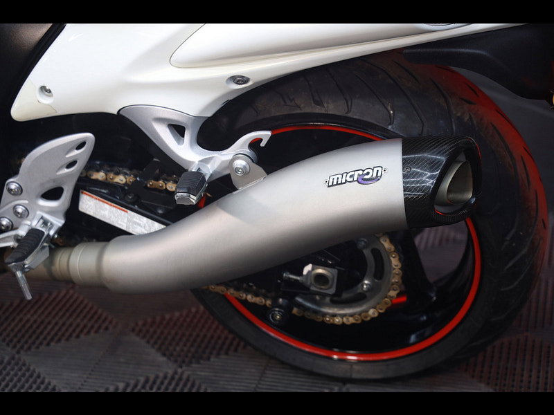 Suzuki GSX1300R Hayabusa 1300 Super Sports Petrol Manual (197 ps)