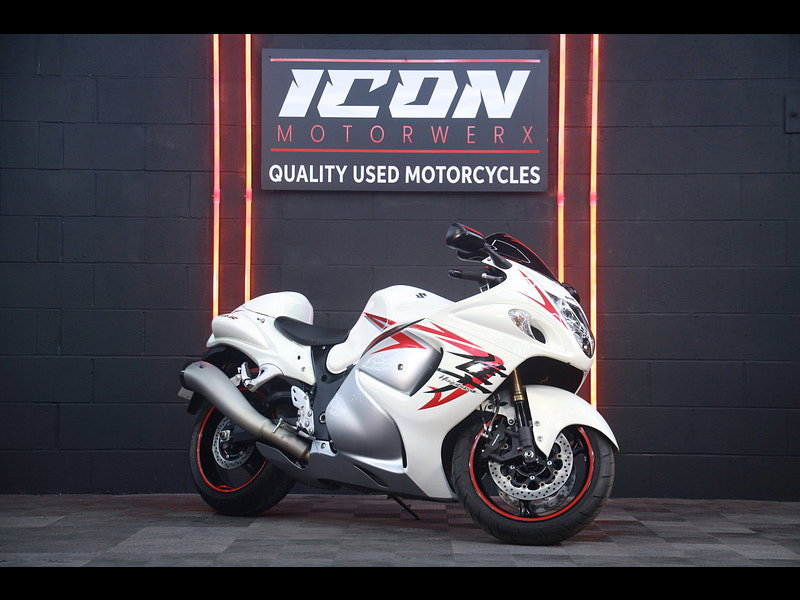 Suzuki GSX1300R Hayabusa 1300 Super Sports Petrol Manual (197 ps)