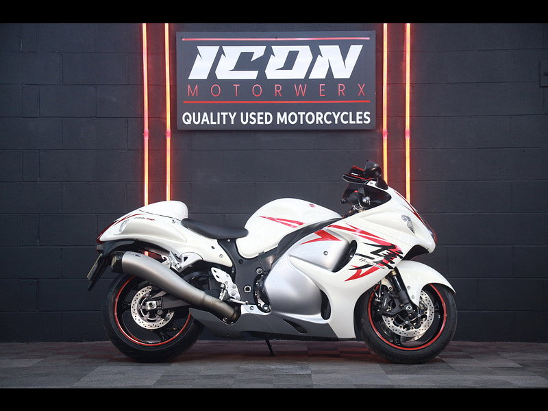 Suzuki GSX1300R Hayabusa 1300 Super Sports Petrol Manual (197 ps)