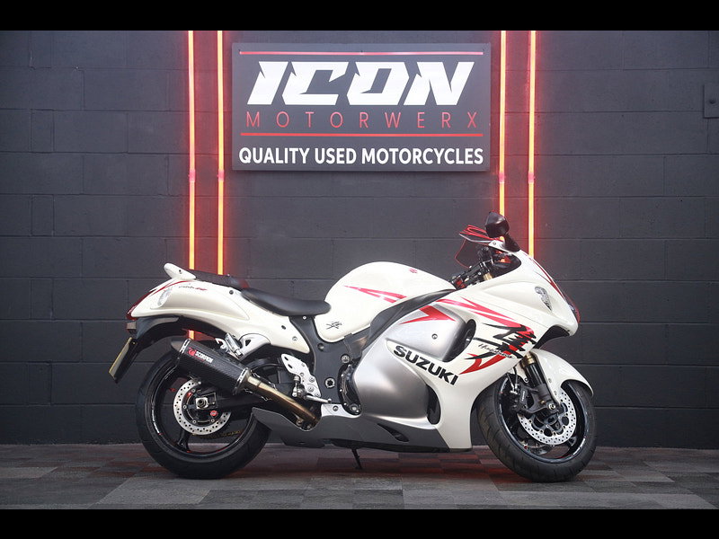 Suzuki GSX1300R Hayabusa 1300 Super Sports Petrol Manual (197 ps)