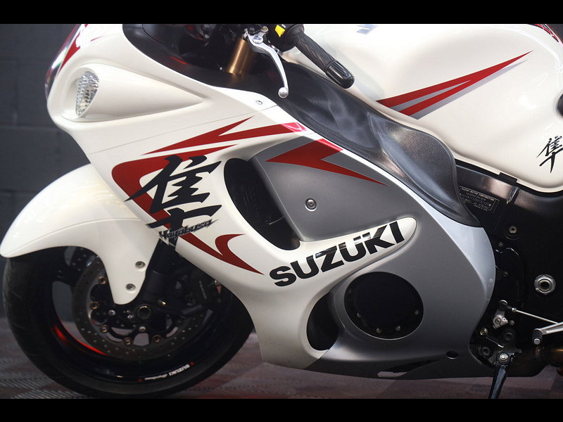 Suzuki GSX1300R Hayabusa 1300 Super Sports Petrol Manual (197 ps)