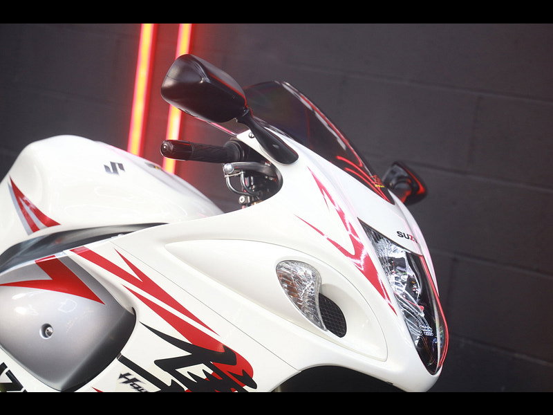 Suzuki GSX1300R Hayabusa 1300 Super Sports Petrol Manual (197 ps)
