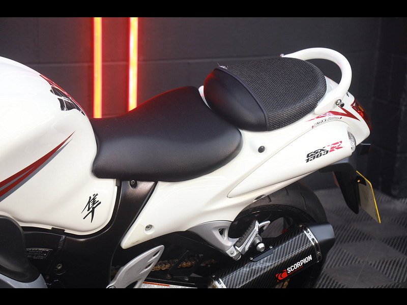 Suzuki GSX1300R Hayabusa 1300 Super Sports Petrol Manual (197 ps)