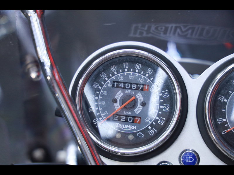 Triumph Bonneville T100 865 T100 14087 MILES CLEAN EXAMPLE