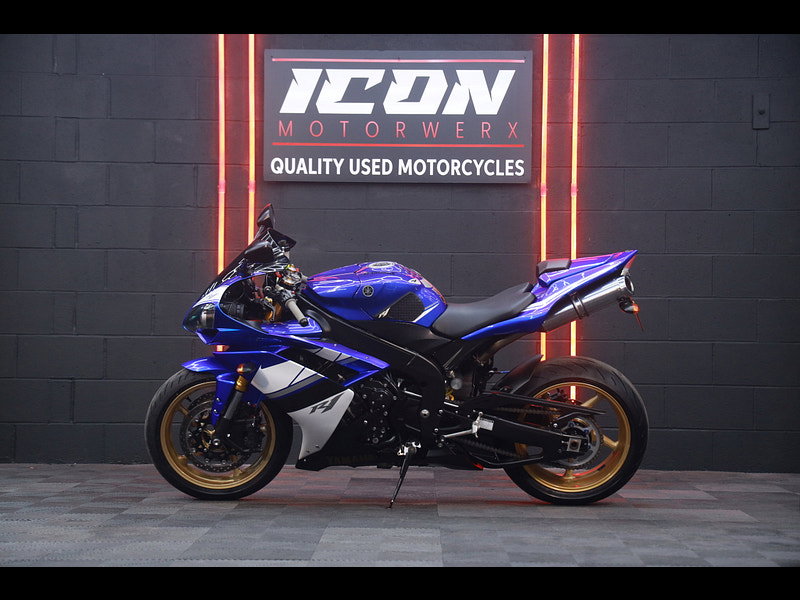 Yamaha R1 R1 1000 LOW MILES
