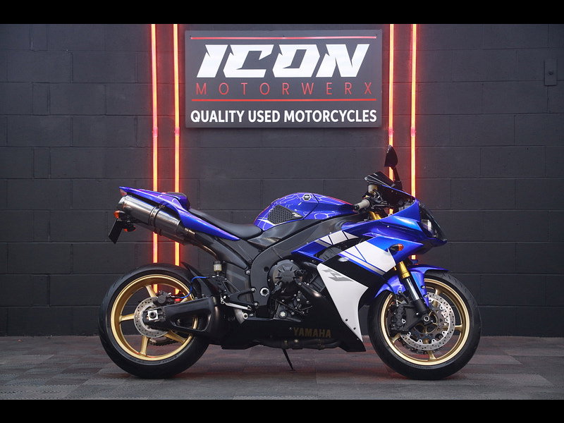 Yamaha R1 R1 1000 LOW MILES
