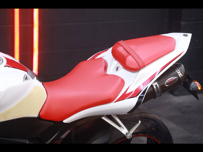 Yamaha R1 R1 1000 Super Sports CLEAN EXAMPLE