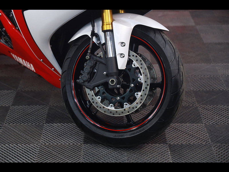 Yamaha R1 R1 1000 Super Sports CLEAN EXAMPLE