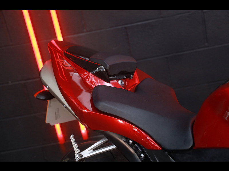 Yamaha R1 YZF R1 low miles lava Red
