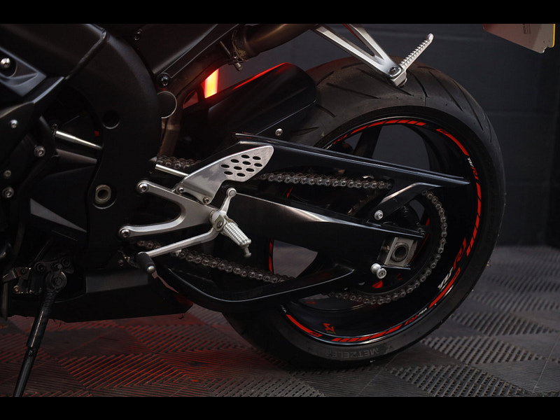 Yamaha R1 YZF R1 low miles lava Red