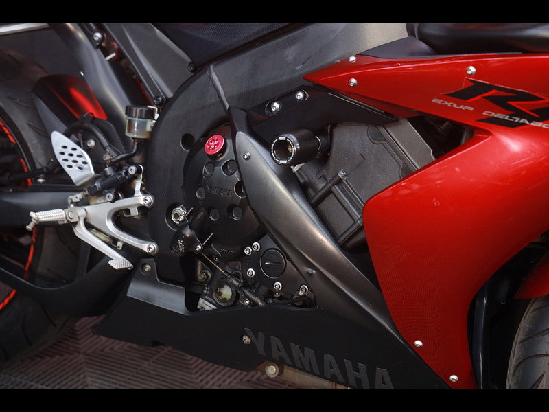 Yamaha R1 YZF R1 low miles lava Red