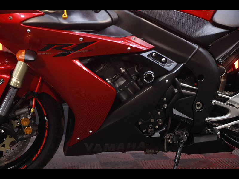 Yamaha R1 YZF R1 low miles lava Red