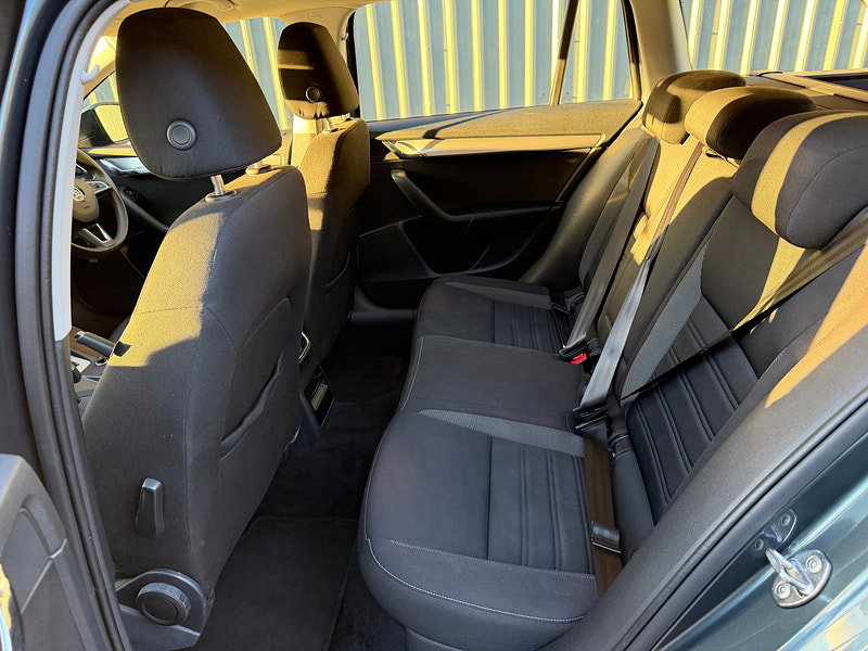 Skoda Octavia 1.6 TDI SE Drive Estate 5dr Diesel Manual Euro 6 (s/s) (115 ps)