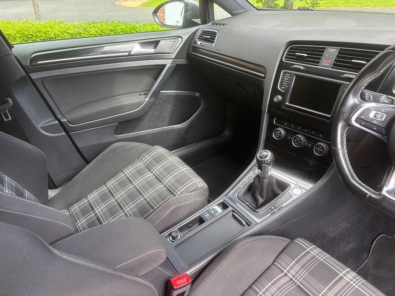Volkswagen Golf 2.0 TDI BlueMotion Tech GTD Euro 6 (s/s) 5dr