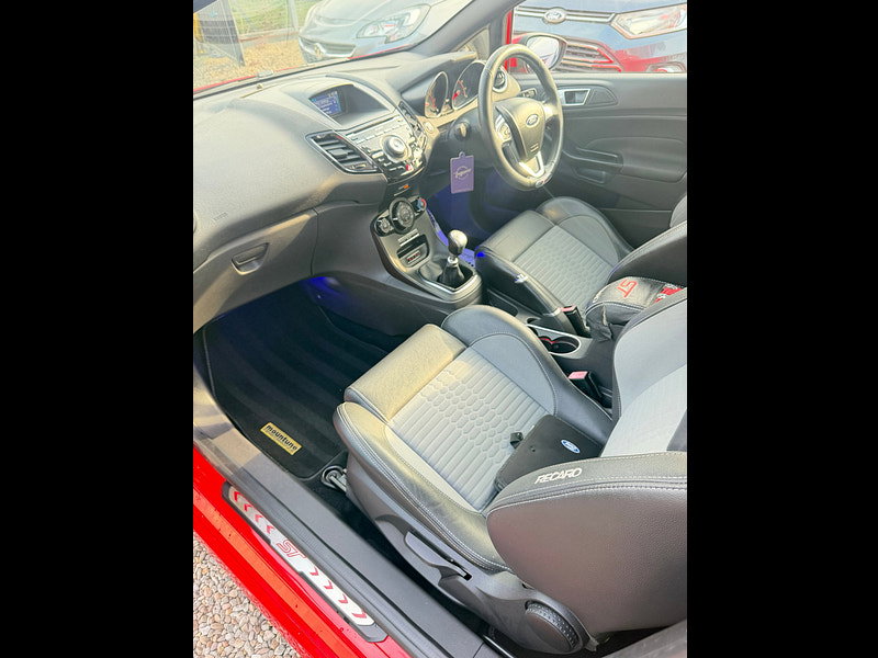 Ford Fiesta 1.6T EcoBoost ST-2 Hatchback 3dr Petrol Manual Euro 5 (182 ps)