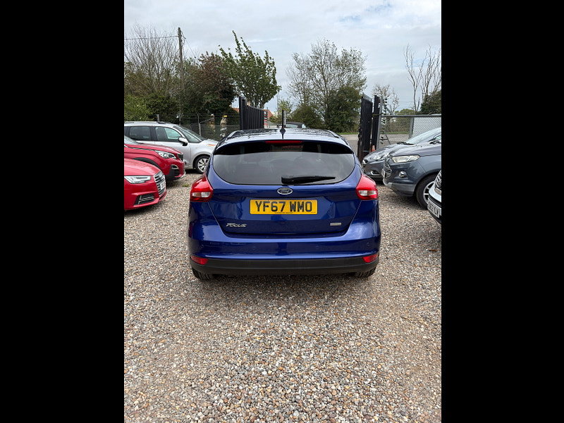 Ford Focus 1.0T EcoBoost Zetec Edition Hatchback 5dr Petrol Manual Euro 6 (s/s) (125 ps)