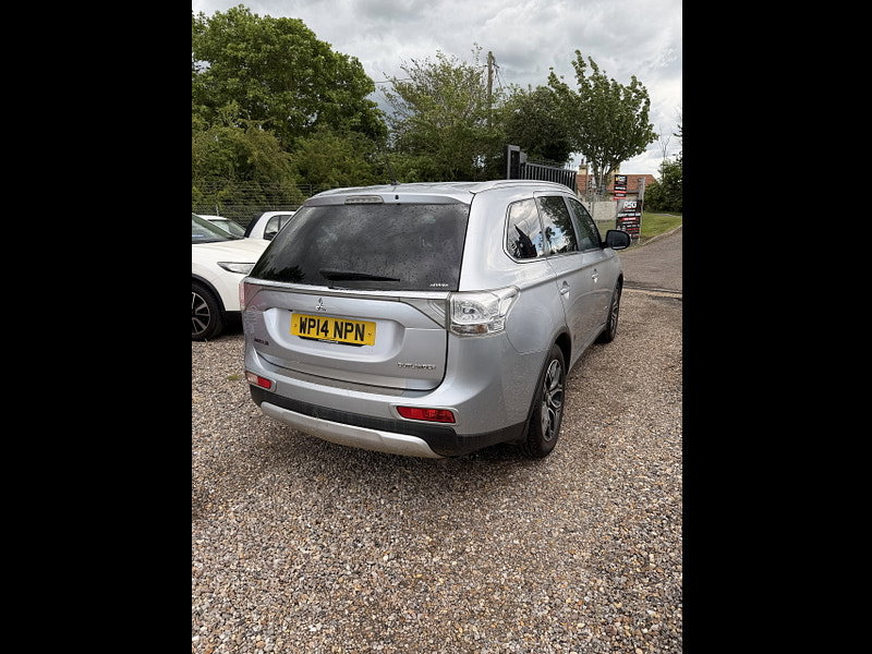 Mitsubishi Outlander 2.2 DI-D GX4 SUV 5dr Diesel Manual 4WD Euro 5 (s/s) (150 ps)