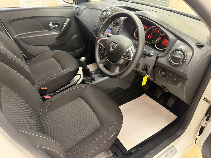 Dacia Logan MCV 0.9 TCe Laureate Estate 5dr Petrol Manual Euro 6 (s/s) (90 ps)