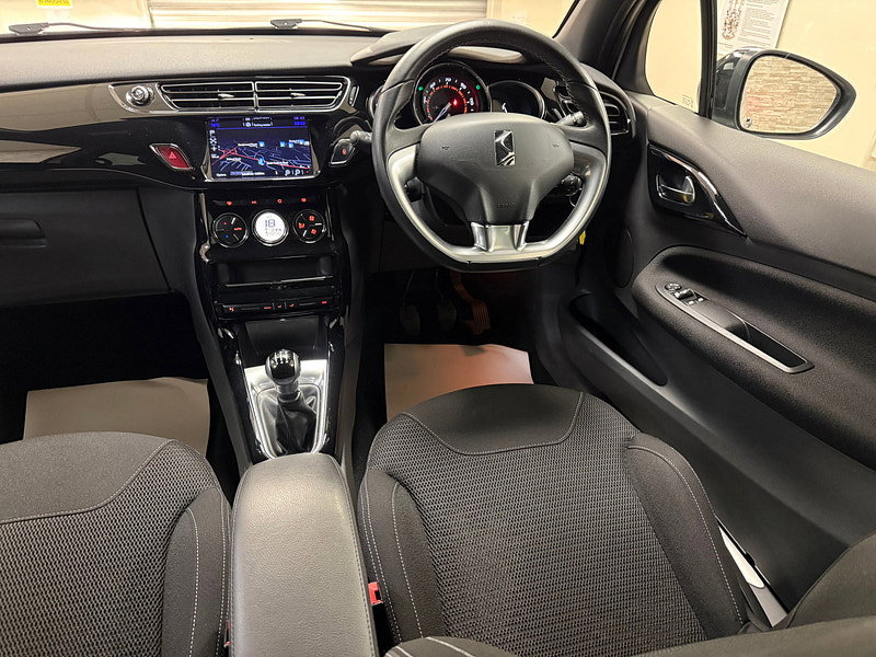 DS Automobiles DS 3 1.2 PureTech Connected Chic Hatchback 3dr Petrol Manual Euro 6 (s/s) (110 ps)