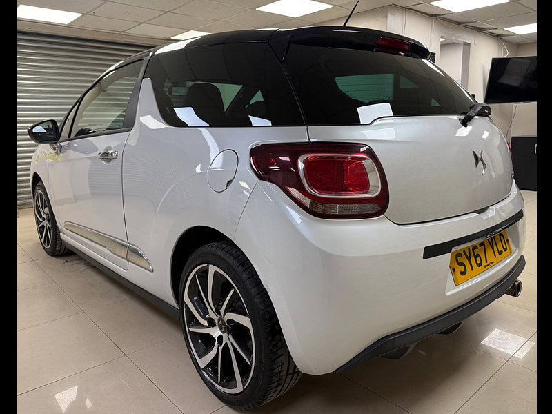 DS Automobiles DS 3 1.2 PureTech Connected Chic Hatchback 3dr Petrol Manual Euro 6 (s/s) (110 ps)