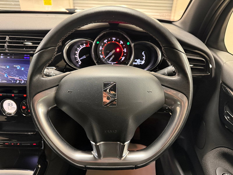 DS Automobiles DS 3 1.2 PureTech Connected Chic Hatchback 3dr Petrol Manual Euro 6 (s/s) (110 ps)