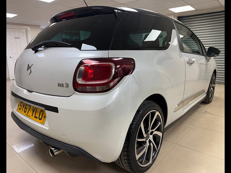 DS Automobiles DS 3 1.2 PureTech Connected Chic Hatchback 3dr Petrol Manual Euro 6 (s/s) (110 ps)