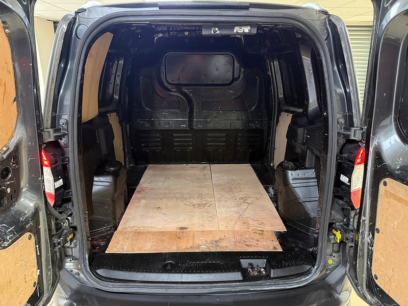 Ford Transit Courier 1.0 EcoBoost Limited Panel Van 5dr Petrol Manual L1 Euro 6 (100 ps)