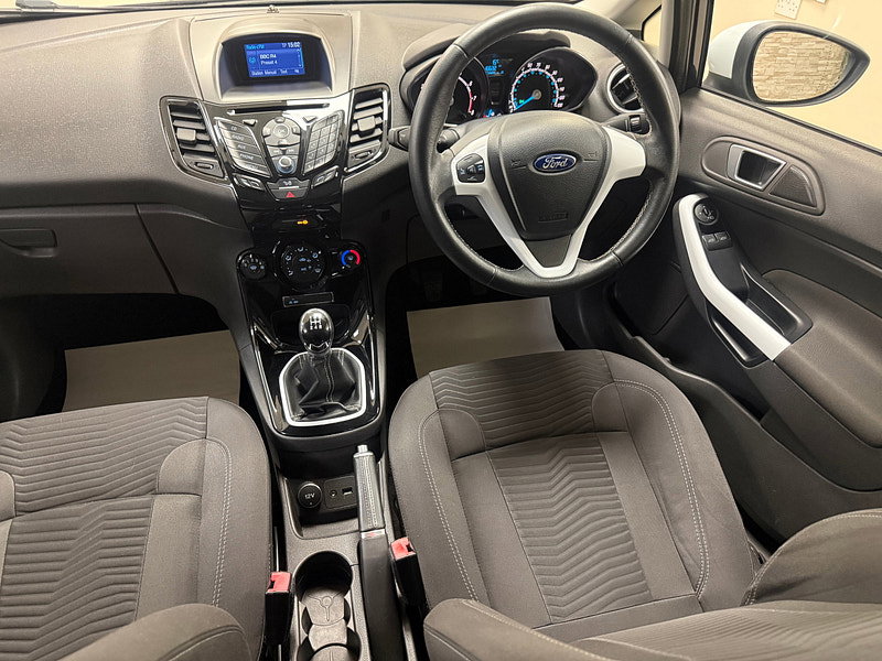 Ford Fiesta 1.0T EcoBoost Zetec Black Edition Hatchback 5dr Petrol Manual Euro 6 (s/s) (100 ps)
