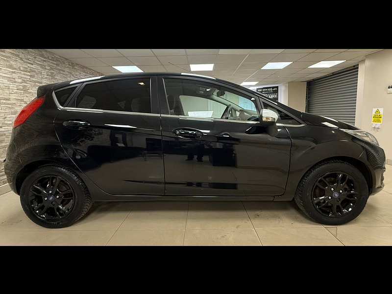Ford Fiesta 1.0T EcoBoost Zetec Black Edition Hatchback 5dr Petrol Manual Euro 6 (s/s) (100 ps)