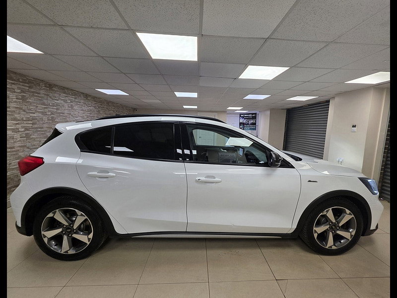 Ford Focus 1.0T EcoBoost Active Hatchback 5dr Petrol Manual Euro 6 (s/s) (125 ps)