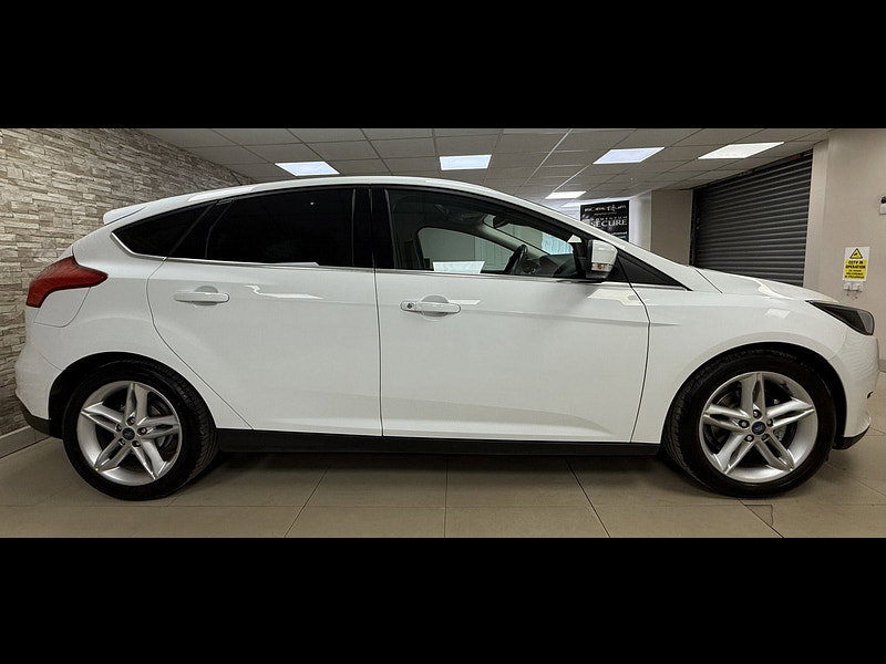 Ford Focus 1.0T EcoBoost Titanium Hatchback 5dr Petrol Manual Euro 6 (s/s) (125 ps)