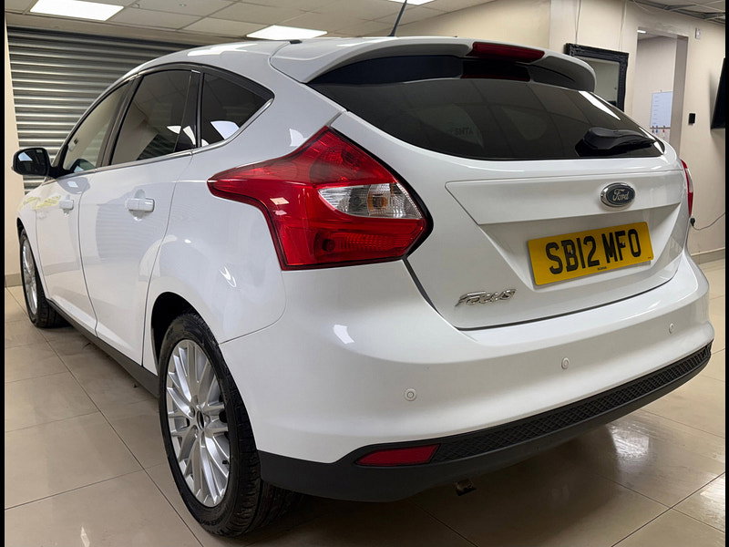 Ford Focus 1.6 Zetec Hatchback 5dr Petrol Manual Euro 5 (105 ps)