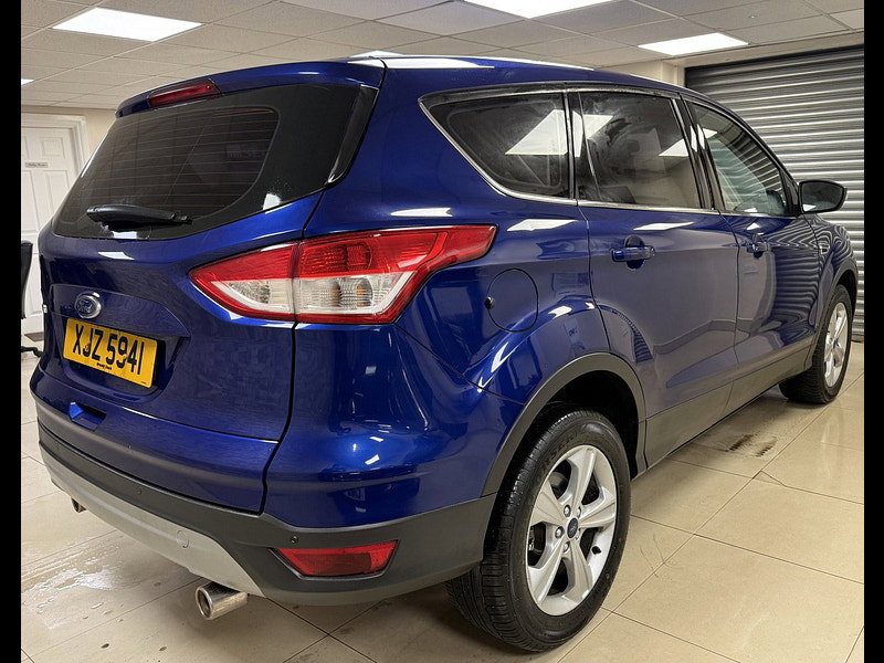 Ford Kuga 2.0 TDCi Zetec SUV 5dr Diesel Manual 2WD Euro 6 (s/s) (150 ps)