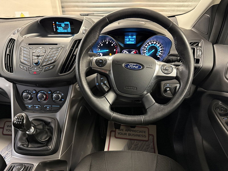 Ford Kuga 2.0 TDCi Zetec SUV 5dr Diesel Manual 2WD Euro 6 (s/s) (150 ps)