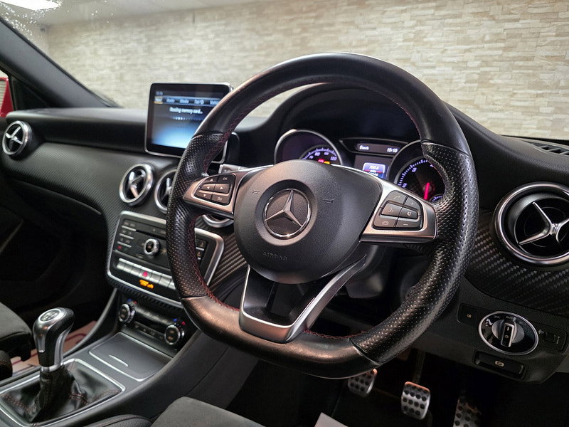 Mercedes-Benz A Class 1.5 A180d AMG Line Hatchback 5dr Diesel Manual Euro 6 (s/s) (109 ps)