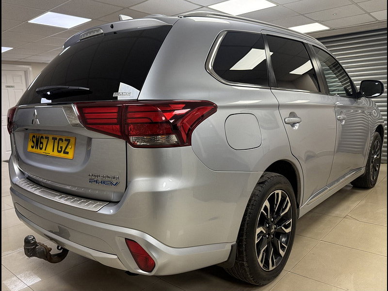 Mitsubishi Outlander 2.0 12kWh Juro SUV 5dr Petrol Plug-in Hybrid CVT 4WD Euro 6 (s/s) (200 ps)