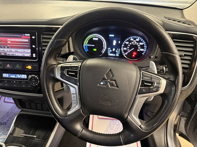 Mitsubishi Outlander 2.0 12kWh Juro SUV 5dr Petrol Plug-in Hybrid CVT 4WD Euro 6 (s/s) (200 ps)