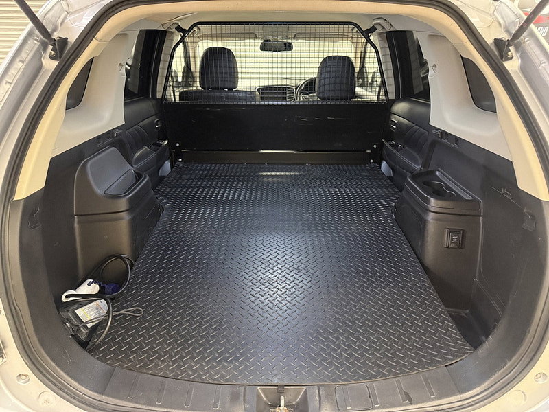 Mitsubishi Outlander 2.0 12kWh Juro SUV 5dr Petrol Plug-in Hybrid CVT 4WD Euro 6 (s/s) (200 ps)