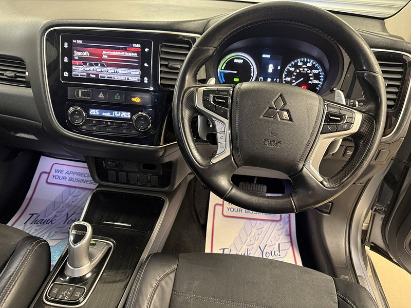 Mitsubishi Outlander 2.0 12kWh Juro SUV 5dr Petrol Plug-in Hybrid CVT 4WD Euro 6 (s/s) (200 ps)