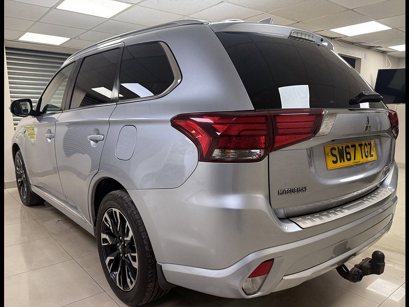 Mitsubishi Outlander 2.0 12kWh Juro SUV 5dr Petrol Plug-in Hybrid CVT 4WD Euro 6 (s/s) (200 ps)