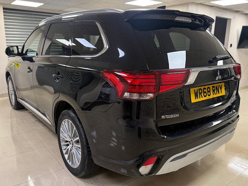 Mitsubishi Outlander 2.4h TwinMotor 13.8kWh 4h SUV 5dr Petrol Plug-in Hybrid CVT 4WD Euro 6 (s/s) (209 ps)