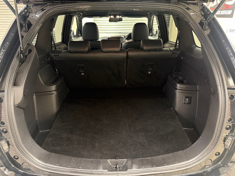 Mitsubishi Outlander 2.4h TwinMotor 13.8kWh 4h SUV 5dr Petrol Plug-in Hybrid CVT 4WD Euro 6 (s/s) (209 ps)