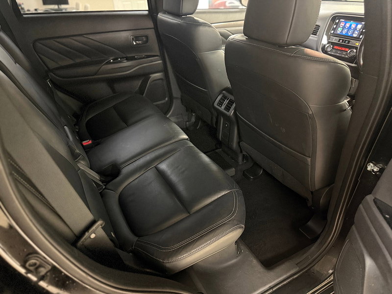 Mitsubishi Outlander 2.4h TwinMotor 13.8kWh 4h SUV 5dr Petrol Plug-in Hybrid CVT 4WD Euro 6 (s/s) (209 ps)