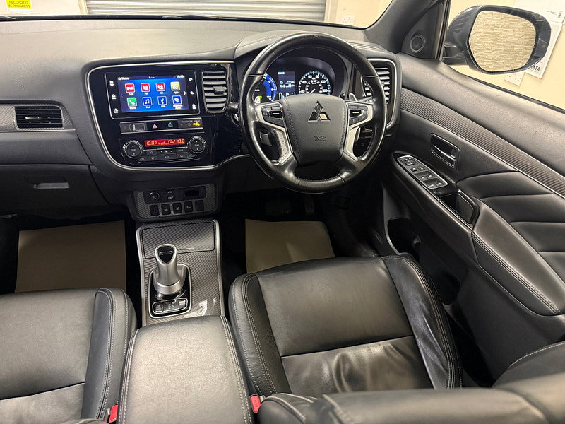Mitsubishi Outlander 2.4h TwinMotor 13.8kWh 4h SUV 5dr Petrol Plug-in Hybrid CVT 4WD Euro 6 (s/s) (209 ps)