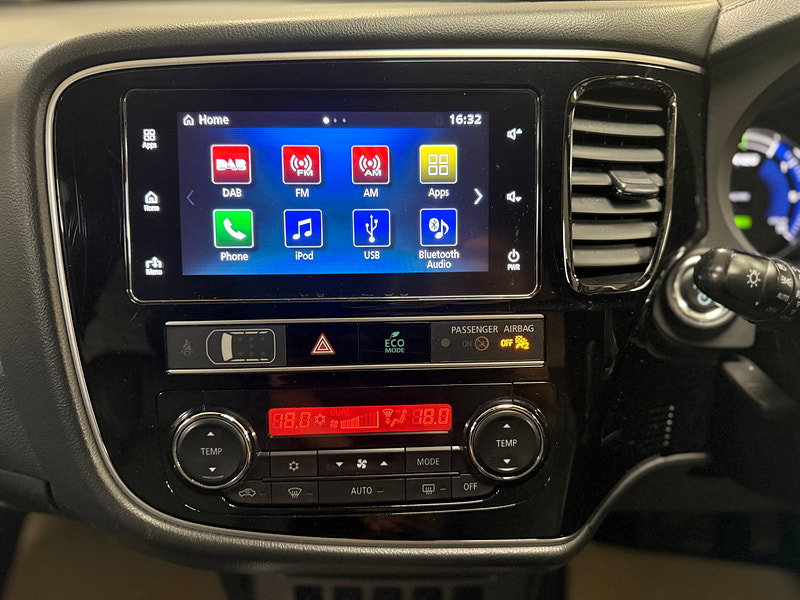 Mitsubishi Outlander 2.4h TwinMotor 13.8kWh 4h SUV 5dr Petrol Plug-in Hybrid CVT 4WD Euro 6 (s/s) (209 ps)
